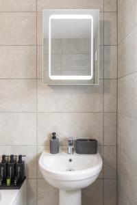 1st Floor Flat by Reading Centre Perfect for Contractors and Long-Term Stays