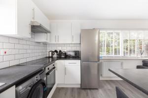 1st Floor Flat by Reading Centre Perfect for Contractors and Long-Term Stays