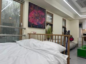 201, Atelier Seongsu Riverside Loft Cherry Blossom Road Han River airport bus