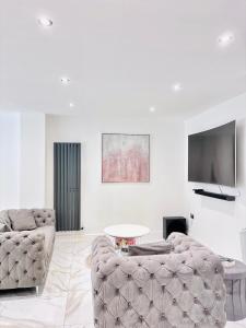 Luxury 5BR Stay With City Access