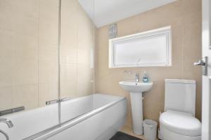 Stylish Private Room and Ensuite Near The Oval