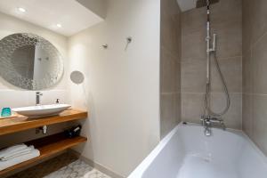 Maisons d'hotes La Cour Des Sens : photos des chambres