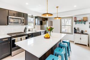 6 Mi to Summerfest Park Home with Game Room!