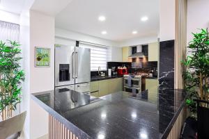 Cozy City Center 2BD Condo,