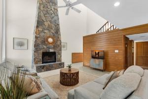 Shoreline Towers Townhouse 4-4
