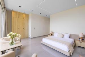 Aura Umalas - Futuristic 2BR Rooftop Villa with Green Views