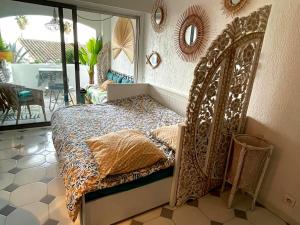 Studio with balcony in Antibes with AC