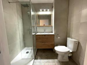 Studio with balcony in Antibes with AC