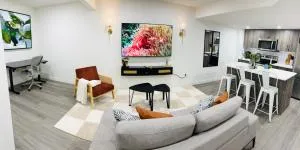 Cozy & Modern Basement Retreat - Strathmore