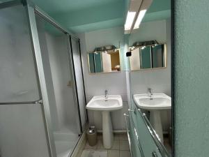 Appartements Centre-ville, proche plage - Appt 2P cabine, 4 pers avec parking prive, Le Grau-du-Roi - FR-1-250-114 : photos des chambres