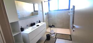 Appartements Appartement dans maison contemporaine : photos des chambres