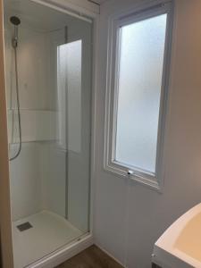 Campings Mobil-home 3 chambres, Plage & piscine, camping 4 etoiles : photos des chambres