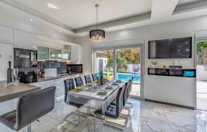 Gorgeous Home In Pula With Sauna