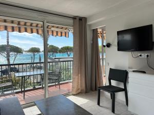 T2 BORD DE MER vue plages WIFI climatisé parking inclus