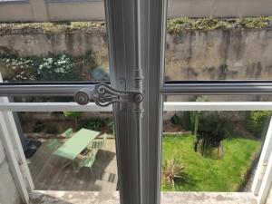 B&B / Chambres d'hotes DEMEURE DES CORDELIERS avec parking prive : photos des chambres