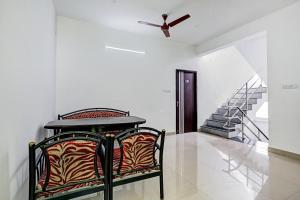 Super Hotel OThe Max Well Resort Near Juhu Beach