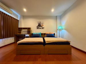 Ananas Central Phuket Hostel