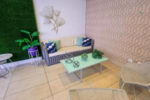 Elegant Centric Apt Near all