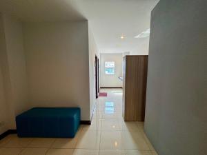 Ananas Central Phuket Hostel