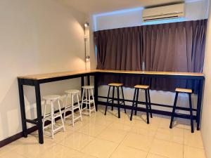 Ananas Central Phuket Hostel