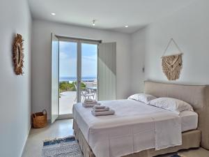 Nala Villa with sea views and private pool