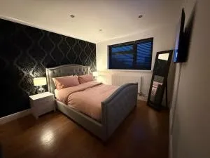 Stylish & Cosy Home in Bridgend - Coity