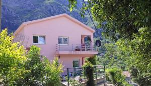 EcoHouse Risan Studio