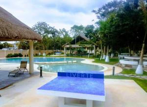 Modern, Downtown Apartment, 2BR, 2BTH, with pool