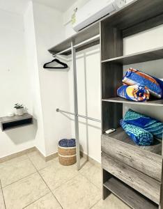 Modern, Downtown Apartment, 2BR, 2BTH, with pool