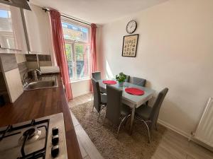 Enormous Family Flat (7 guests)