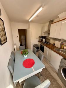 Enormous Family Flat (7 guests)