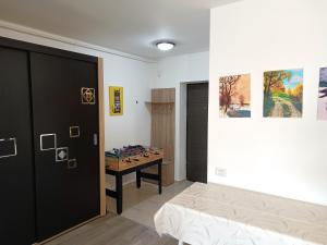 Modern Studio near Metro with Free Wi-Fi, Gym & Stores nearby