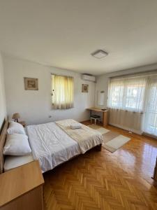 Ls Apartment