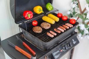 Sea View 2 Bed Apartment close to beach Hpi6768