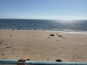 Frontline Beach Apartment - Kirkton of Largo