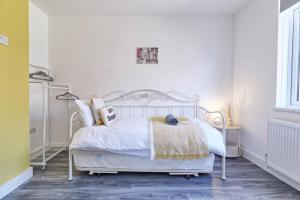 Spacious 4 Bed with garden