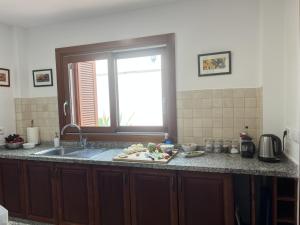 Modern 3 Bedroom Villa with Pool & Garden, Ideal for Families