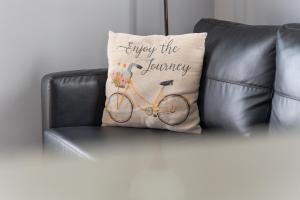 Walk to WP Gate and Free Parking