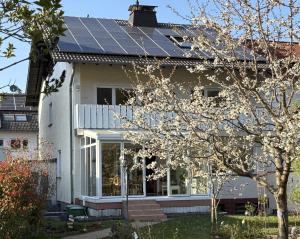 Haus Adomeit - 3hvězdičkové hotely ve městě Bad Neuenahr-Ahrweiler