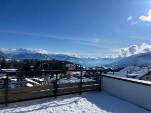 2 BR-App-Breathtaking view with big Balcony - 4hvězdičkové hotely ve městě Crans-Montana
