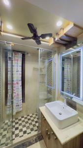 Royal Palace 1 BHK - Kitchen, Balcony, lift, Gym,