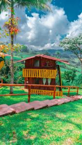 MO Cabaña Nido de Colibrí a pocos minutos de los termales de Santa Rosa de Cabal