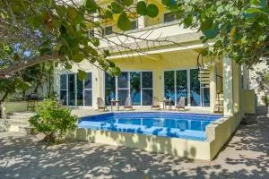 Beachfront Villa Pool Sleeps 7 Grand Lounge - Maya Beach