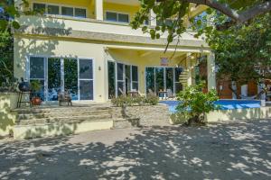3-Story Beachfront Villa Sleeps 7, Private Pool