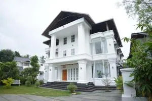 White House Nilambur - Chandrapur