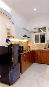 Tranquil Flat Near Ganges