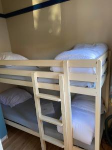 Campings Mobilhome Chalet Mas de Barry - Ruoms : photos des chambres