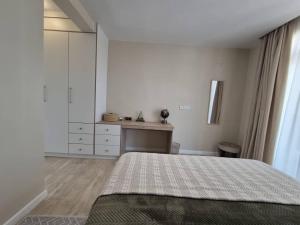 Steady State Kinglands 1