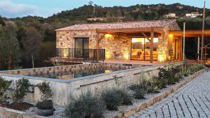 Casa PETRA et FIORI, une bergerie en pierres authentiques toute équipée - 4 personnes