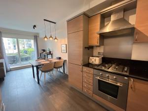 Apartment 2 bath free parking